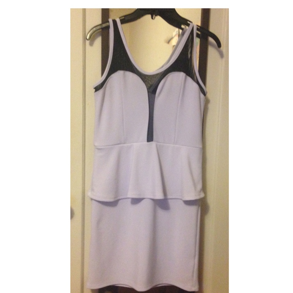 Color Story Black & White Sleeveless Formal Dress